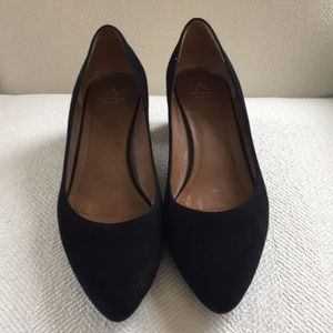 Aquatalia suede pumps